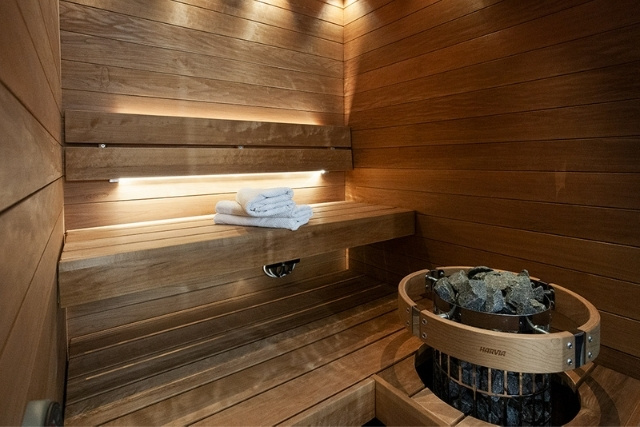 Espoon Matinkylän Hotel Mattsin neljän huoneen huoneistossa on sauna.